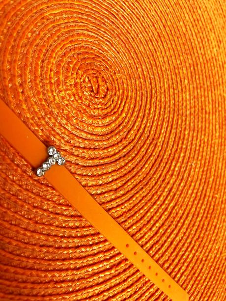 Plastový náramok s monogramom t, 