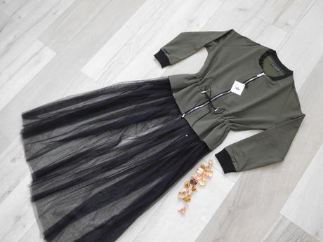 Mikinky bavlnené s tilovou suknicou s/m nová, 36