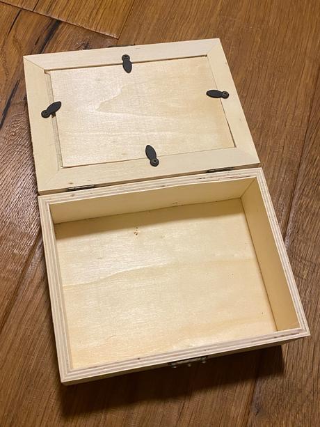 Drevená romantická krabička,