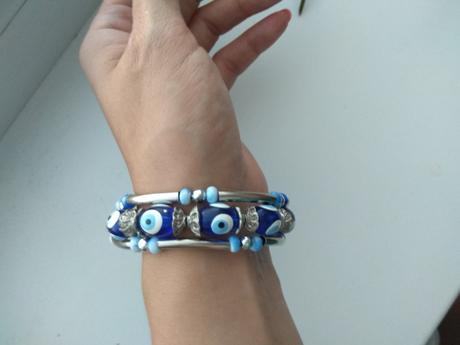 Náramok s modrým,