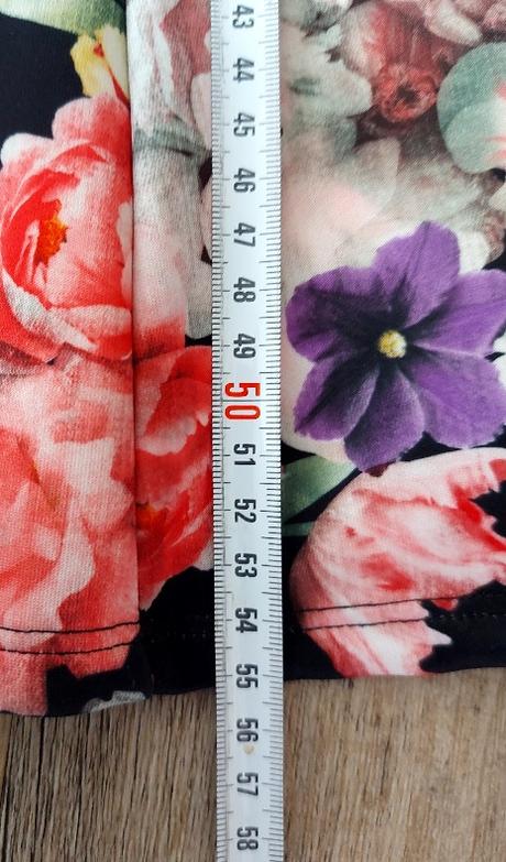 Kvetinová sukňa, atmosphere,36