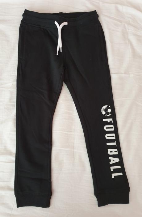 Chlapčenské tepláky futbal, c&a,116