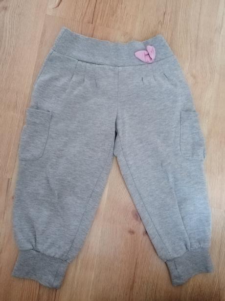 Sivé tepláky, bonprix,98