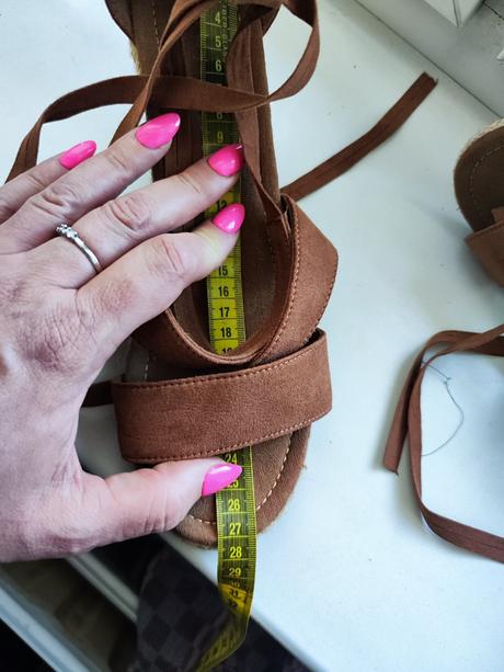 Hnedé espasrdilky, 42