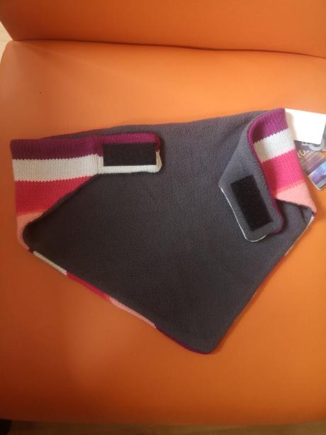 Rojo dámsky nákrčník,