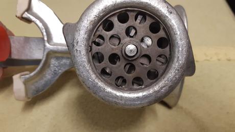 Predám mlynček na mäso., 