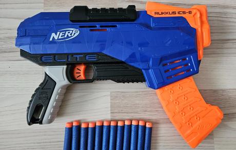 Nerf elite ruckus ics 8 + 12 nábojov,