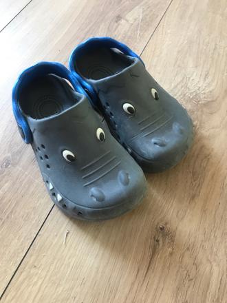 Topanky na sposob crocs, 24