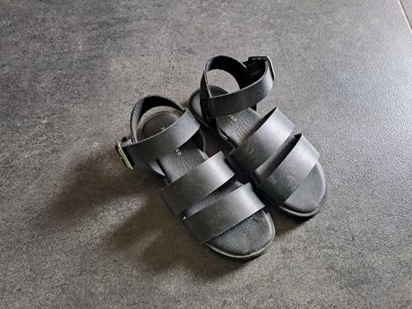 Sandalky, reserved,29