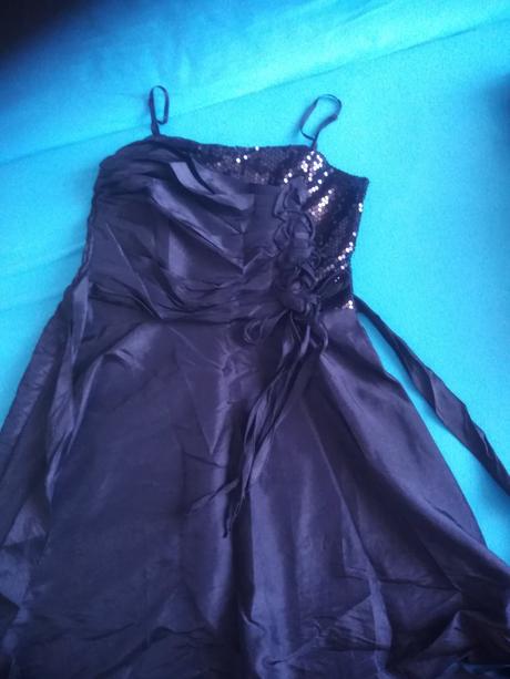 Spoločenské šaty, l