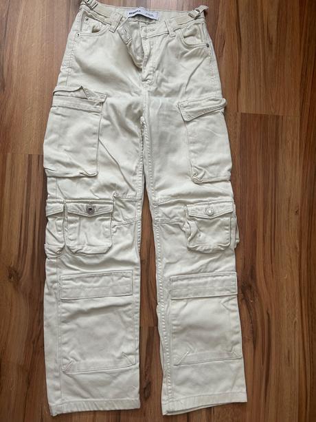 Kapsačove nohavice vek 10-12, bershka,xs