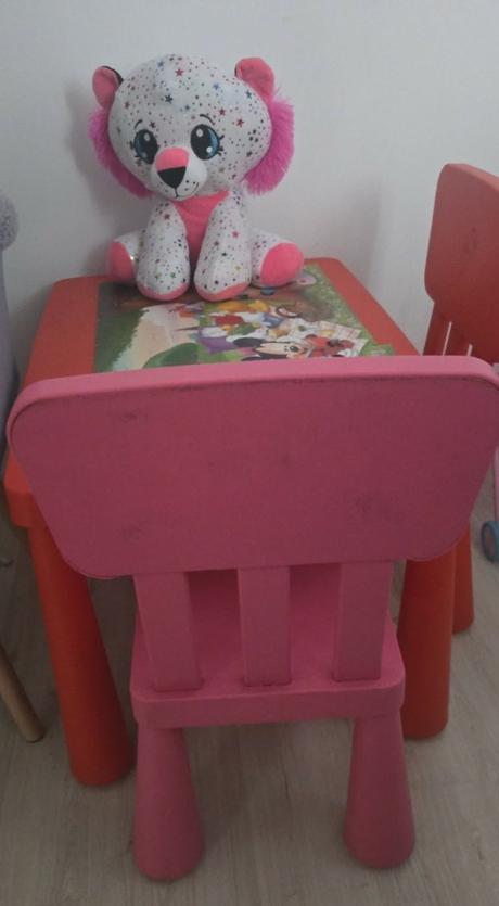 Stôl + stoličky mamut do detskej izby, 