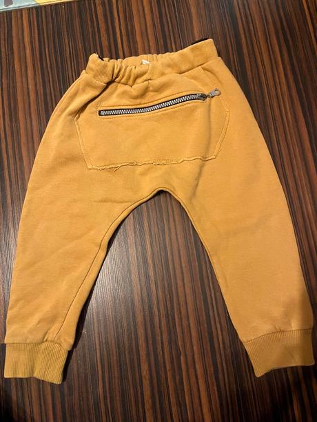 Teplakove nohavice, 92