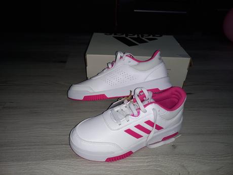 Nenosené tenisky, adidas,39
