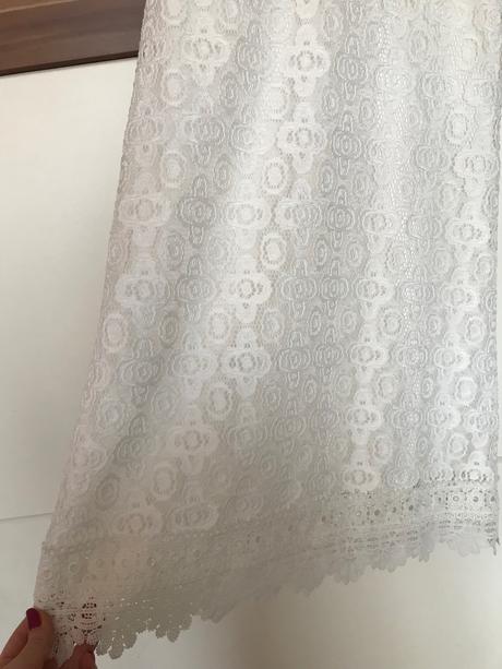 Cipkovane saty, reserved,m