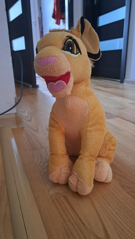 Plyšiak simba, 