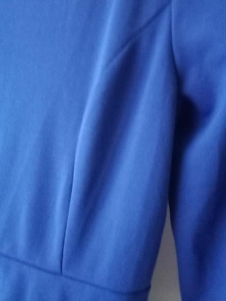 Šaty kráľovskymodrej farby, l