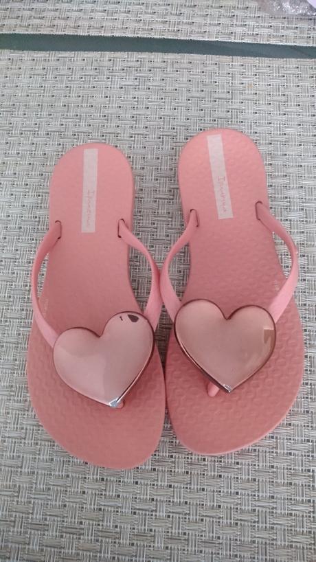 Plážové šľapky č. 29/30 v púdrovej farbe so srdcom, 29