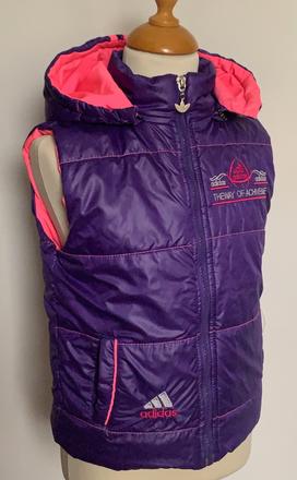 Dievčenská fialová vesta, 110