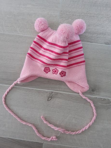 Čiapka s tromi brmbolcami, 80