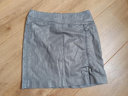 Strieborna sukna m, m