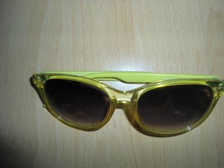 Zeleno/zlte slnecne okuliare, 