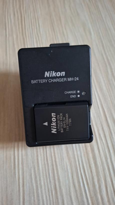 Zrkadlovka nikon, nikon