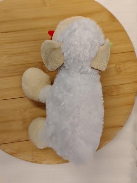 Plyšová biela ovečka s kvietkom, 19 cm,