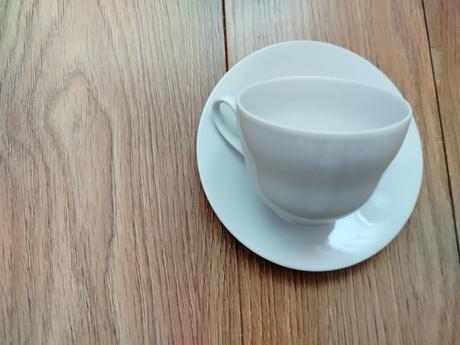 Porcelánová šálka s tanierikom, 