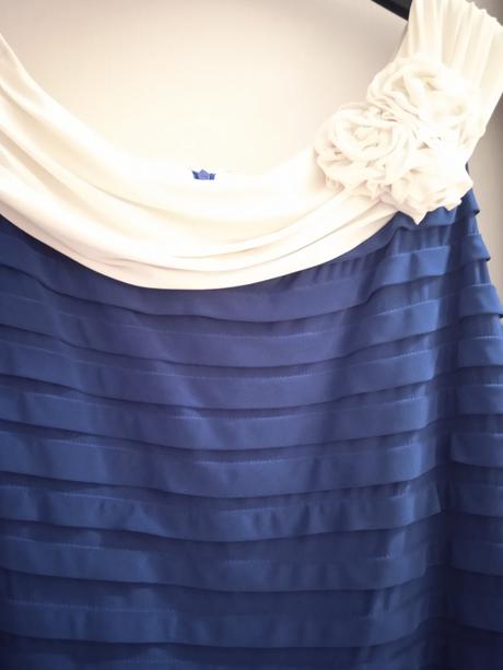 Spoločenské šaty, 52