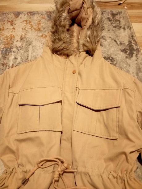 Párka, reserved,158