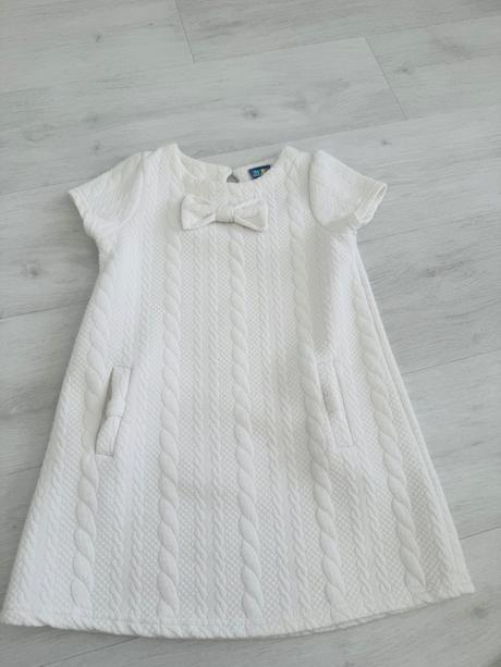 Biele pletené šaty s mašľou, lupilu,110