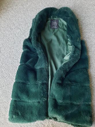 Kožušinova vesta, reserved,146