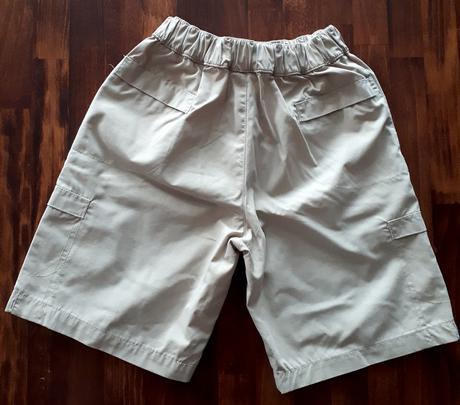 Kraťasy, málo nosené, 110