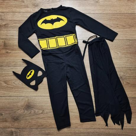 Karnevalovy kostym hulk, batman,