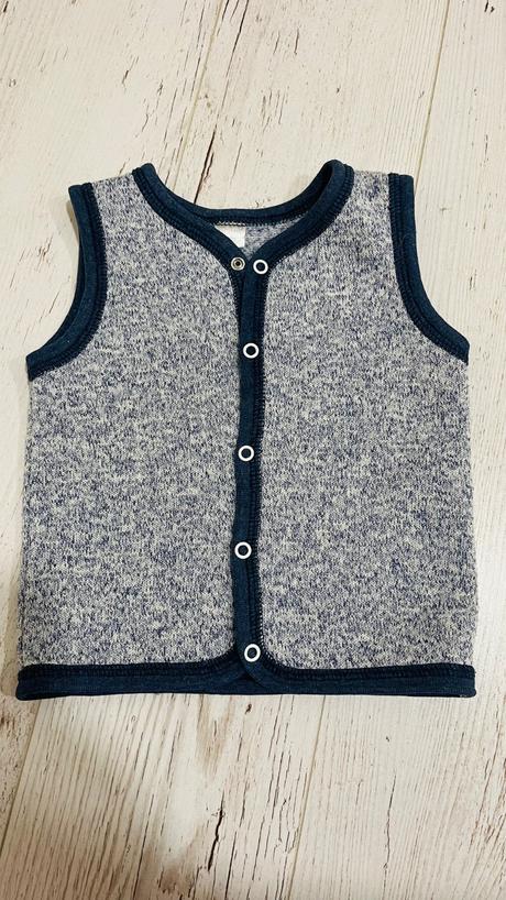 Vesta 80 s výšivkou scamp, scamp,80