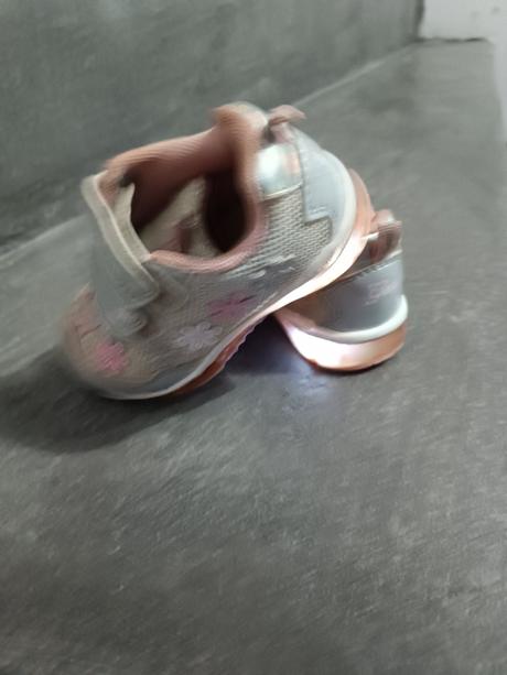 Svietiace tenisky, geox,22