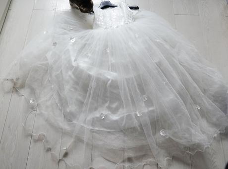 Šaty na sv. prijímanie, 134