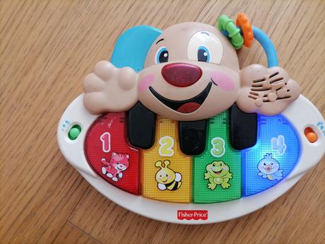 Psíkov klavír psík fisher price,