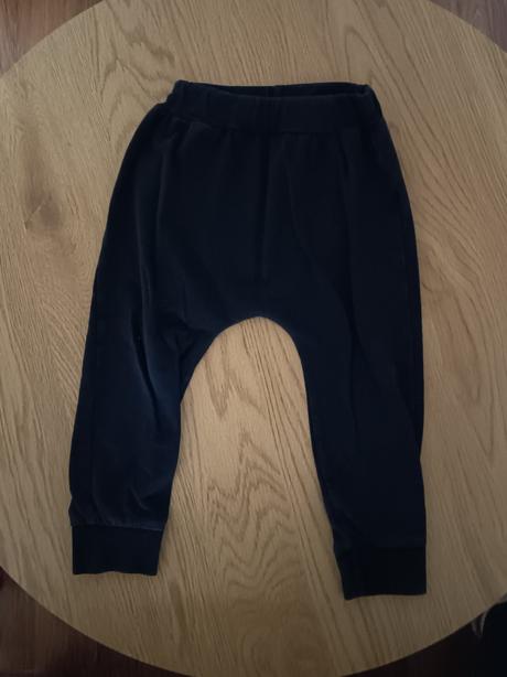 Čierne tenké pudláče, 98