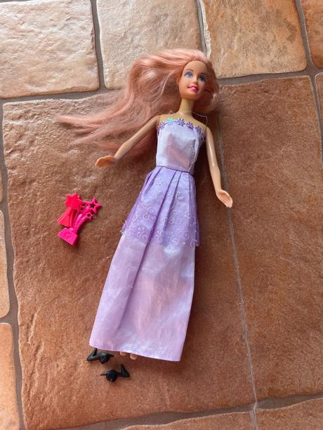 Barbie fialove saty,