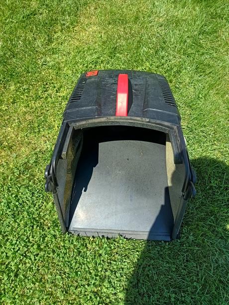 Hecht benzinová kosačka, 