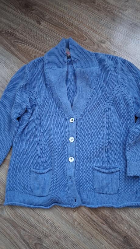 Sveter 44, 44