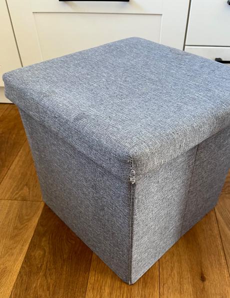 Sivá skladacia taburetka, 