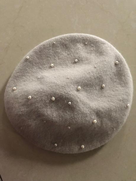 Baretka s perlickami, 50