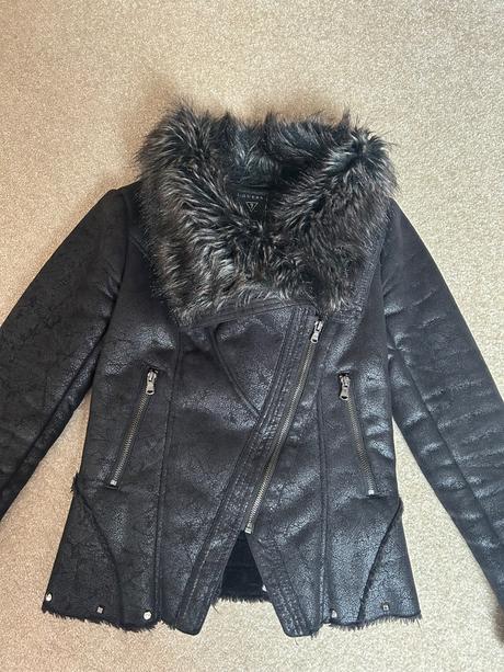 Kožuštek guess veľ. xs, guess,xs