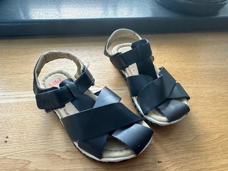 Kožené sandalky, 32