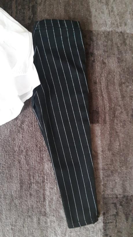 Kardigán, blúzka a elegantné legíny, 86–98