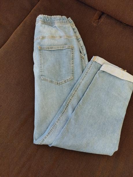 Dievčenské rifle164, reserved,164