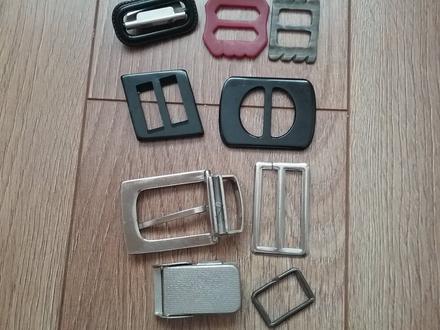 Spony na opasok,na traky,nášivky,